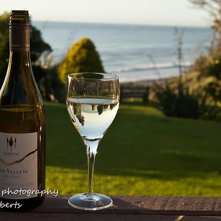 Breakers Boutique Accommodation-3